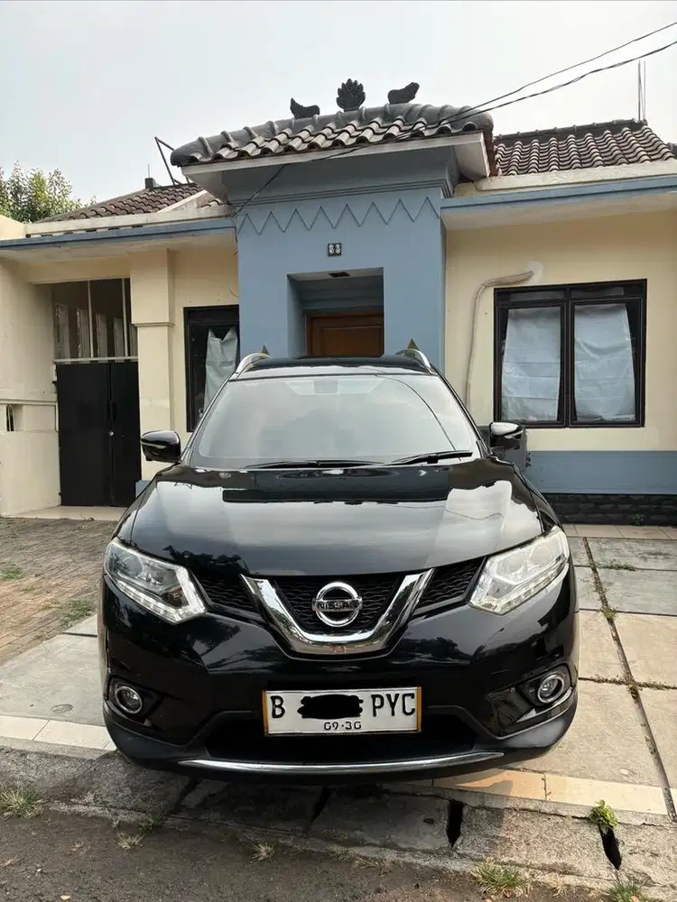 Nissan X-Trail 2015 2.5 KEYLESS (TIPE TERTINGGI) HITAM PAJAK 1 TAHUN