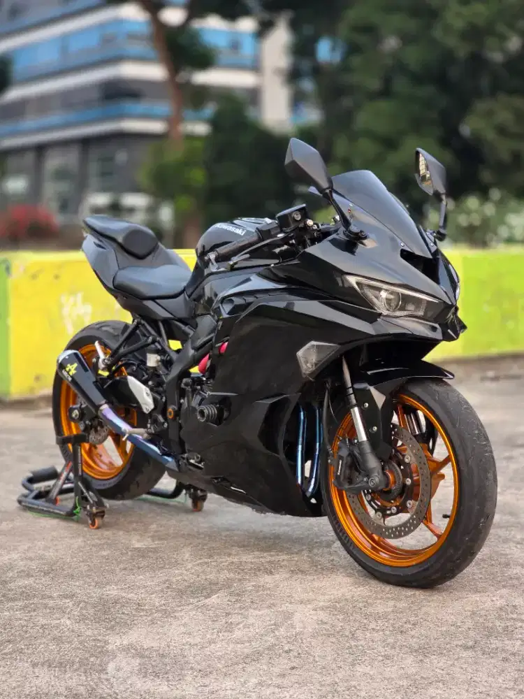 Kawasaki ZX25R NON ABS TFT With ARROW