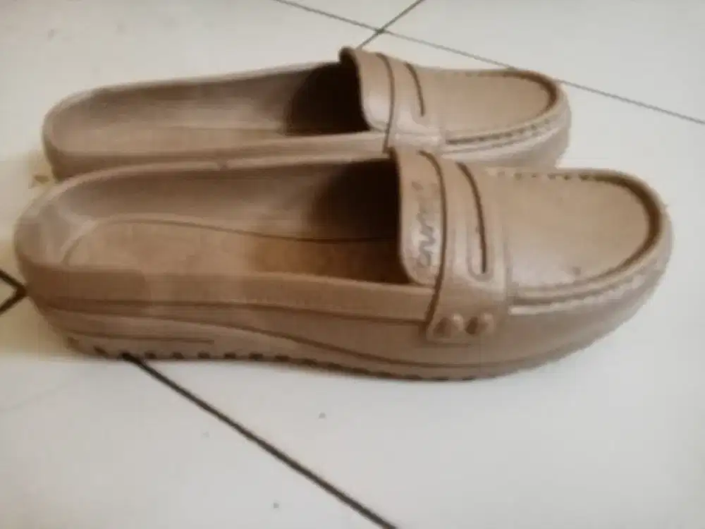 Sandal selop wanita