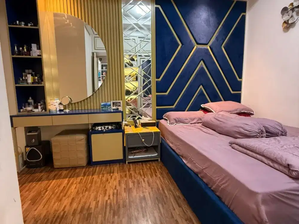 DIJUAL CEPAT Unit Apartemen dengan 2 Bedroom Full Furnish dan Interior Mewah di Lantai Middle High di Season City, Grogol, Jakarta Barat