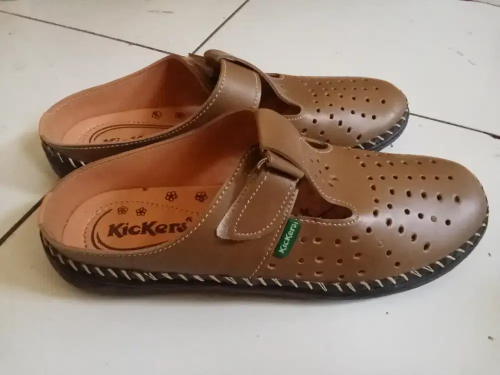 Sandal selop wanita