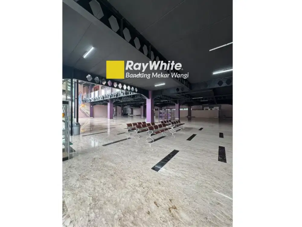 DIJUAL GEDUNG KOMERSIAL 3 LANTAI + BASEMENT HARGA DI BAWAH NJOP, BANDUNG