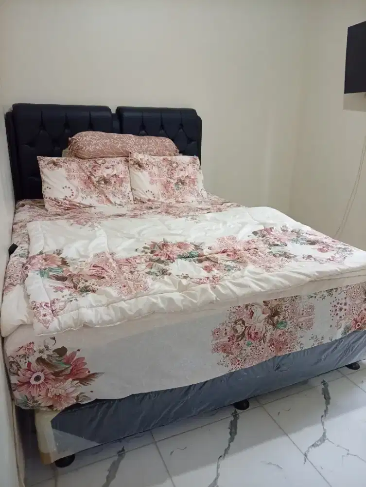 Spring bed seperti baru