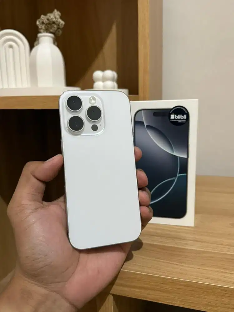 Iphone 16 pro ibox 128gb garansi november 2026 Bh 98% full original
