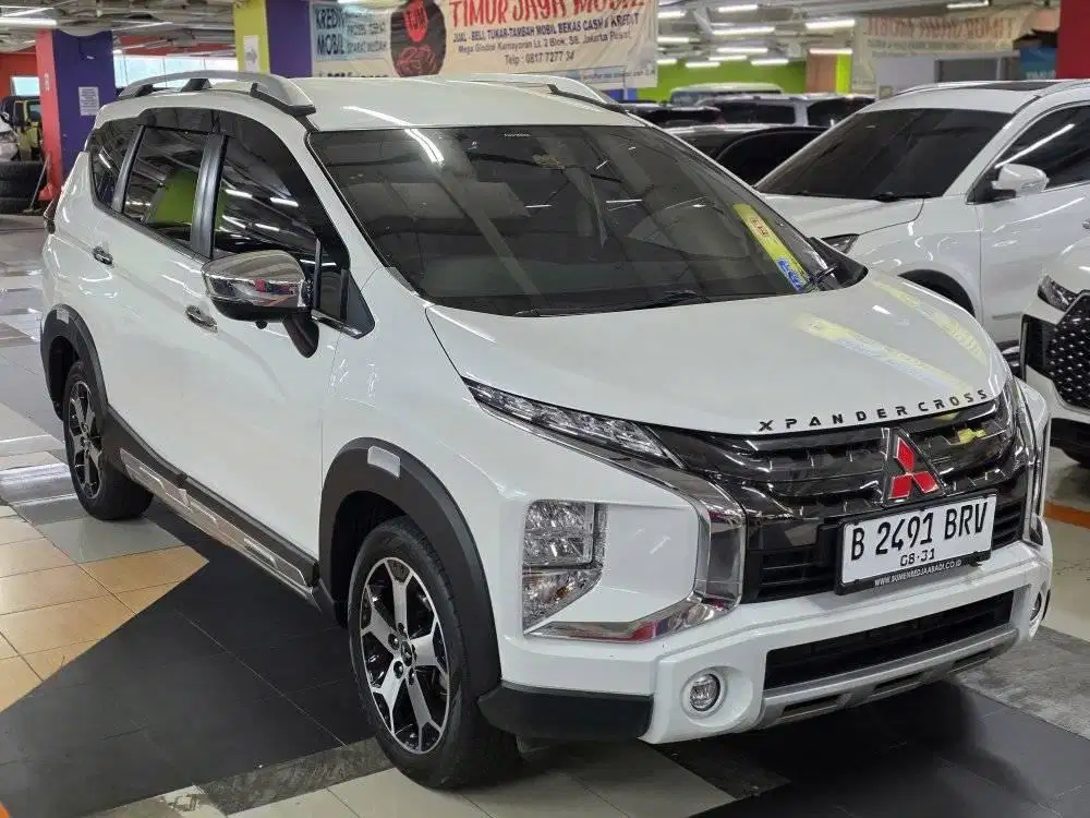 Mitsubishi Xpander Cross Premium 2021 km 20rb