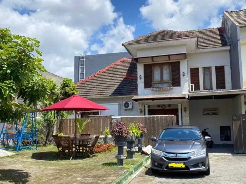 rumah mewah strategis dalam perumahan titi bumi mas jalan godean jogja