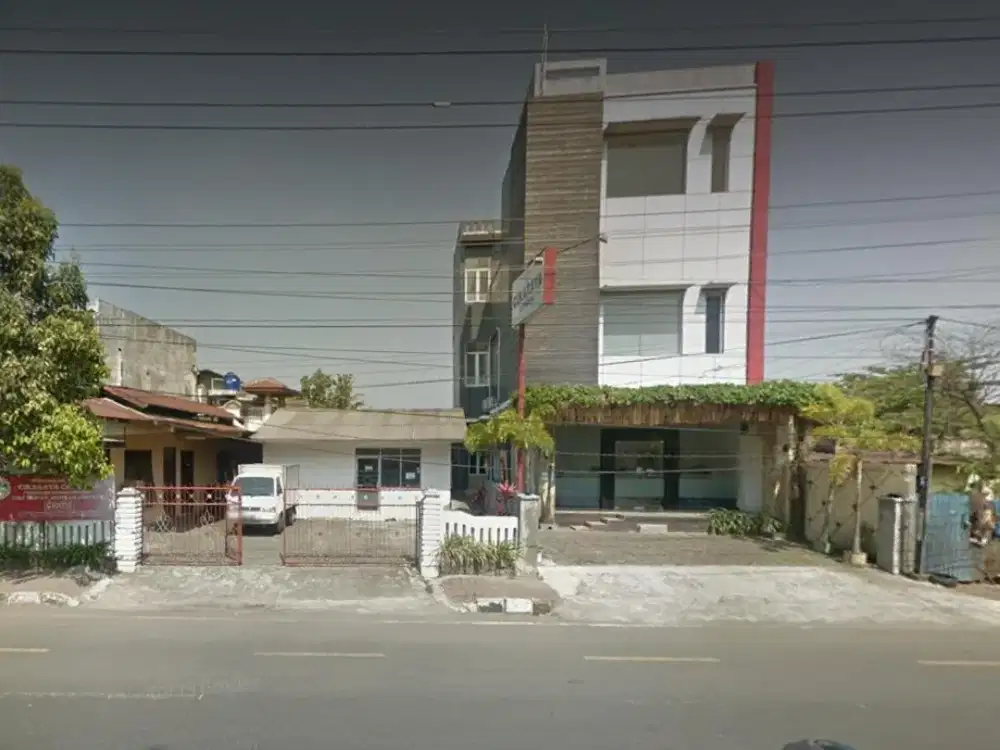 gedung kantor memangku jalan utama kodya jogja barat malioboro murah