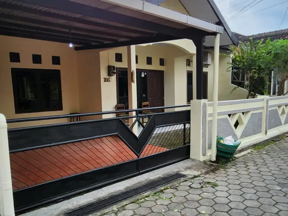 Rumah strategis dalam perumahan di jalan kabupaten jogja dalam ringroa