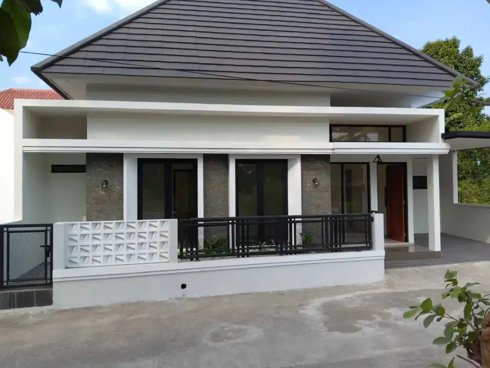 Rumah baru cantik area kampus UII jalan kaliurang km14 jogja strategis