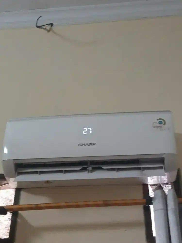 AC SHARP BEKAS KONDISI NORMAL BAIK
