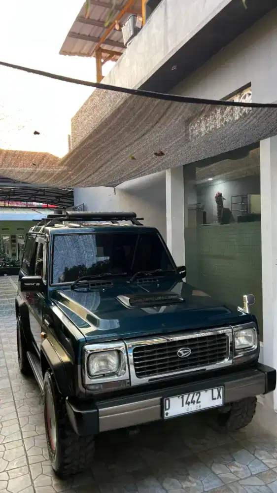 Daihatsu Feroza se