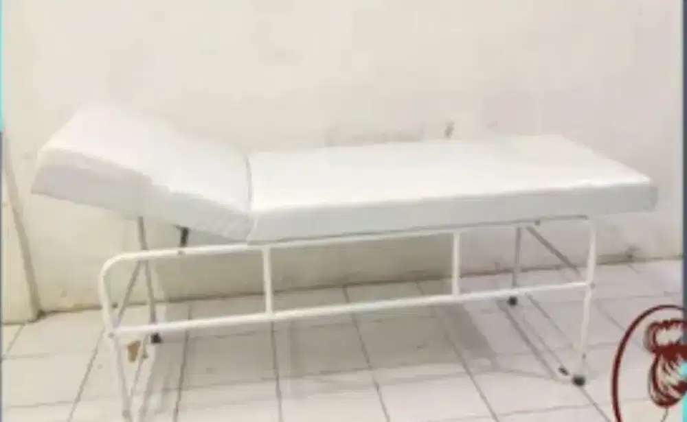 Bed facial salon