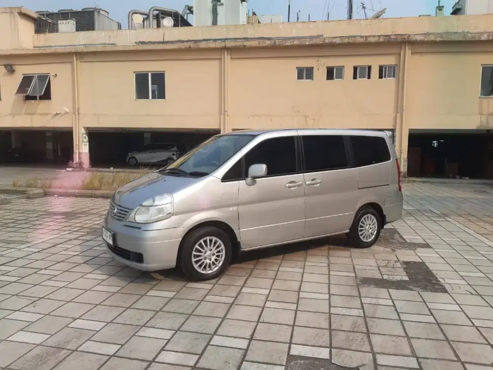 Nissan Serena CT Tahun 2011 Warna Silver