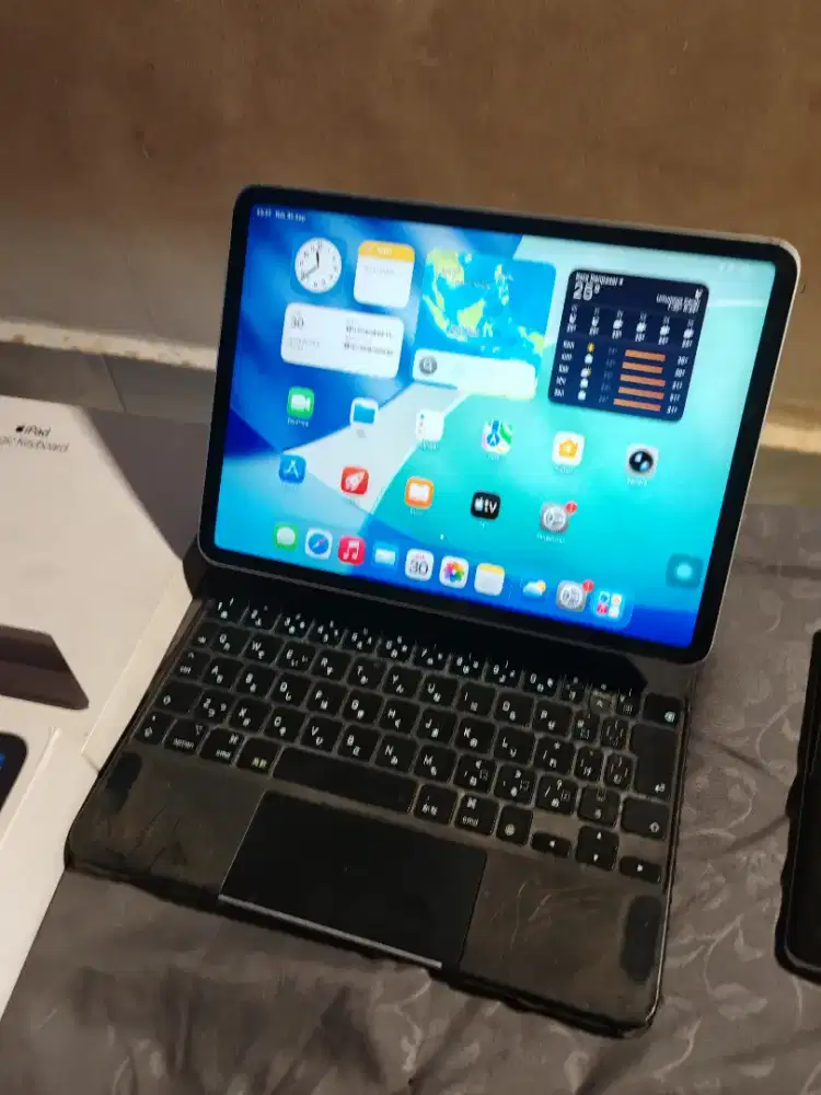 iPad Pro 11 Inch + Keyboard iBox Resmi Fullset