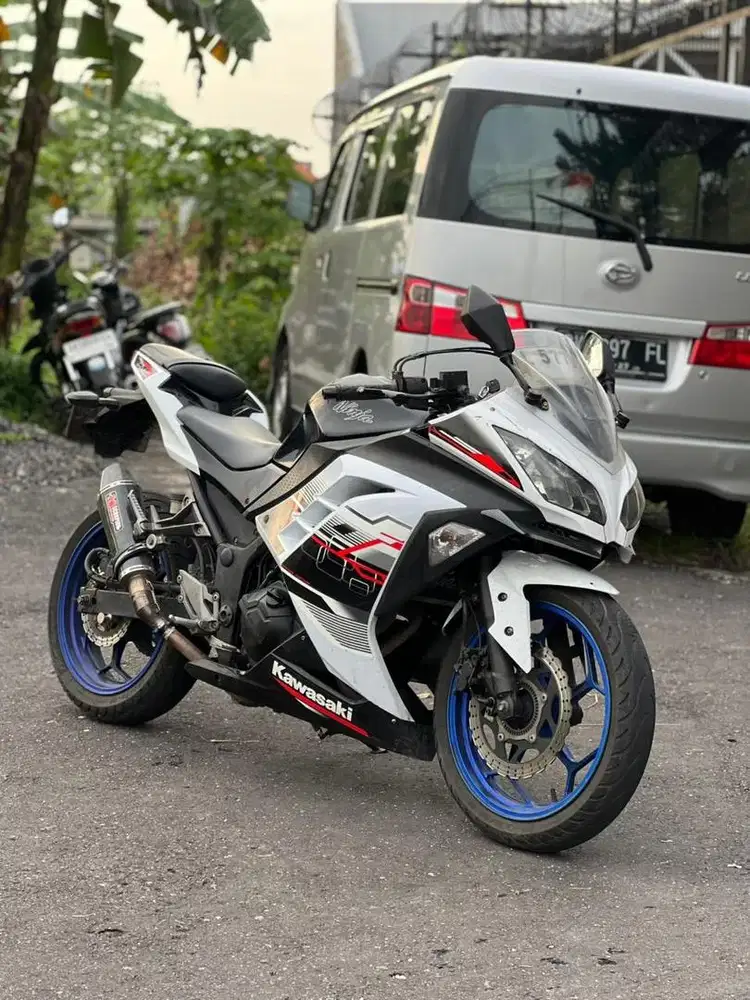 Jual cepat Kawasaki Ninja 250 2013 nego
