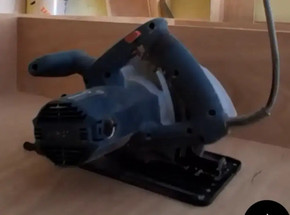 CIRCULAR SAW mesin pemotong kayu