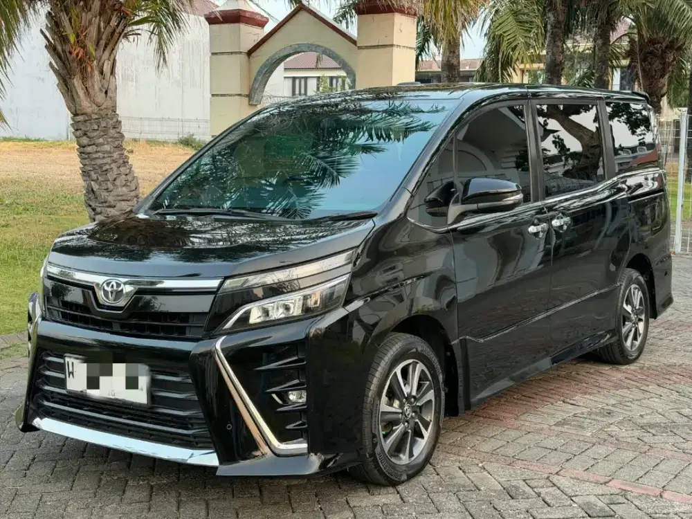 Toyota Voxy 2.0 Matic 2020 Matic Hitam Terawat