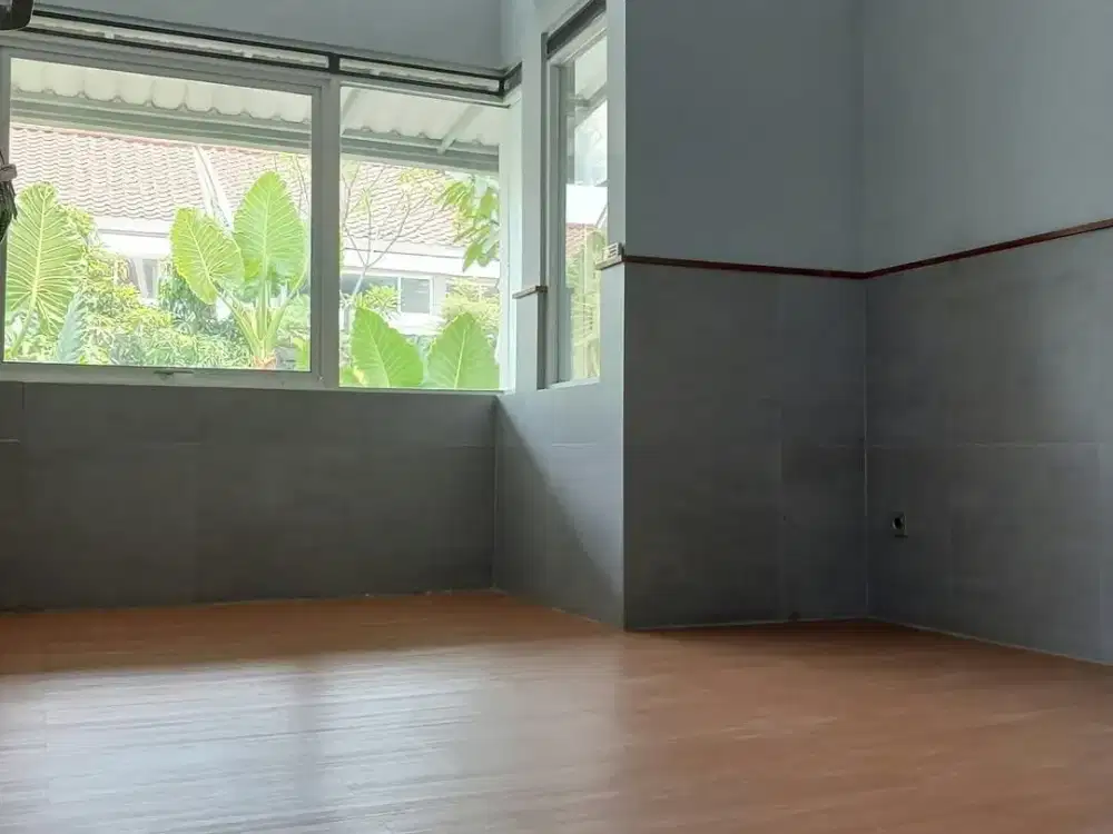 TERMURAH DIJUAL RUMAH NYAMAN SIAP HUNI SEMI FURNISHED LOKASI DI KOTA BARU PARAHYANGAN BANDUNG