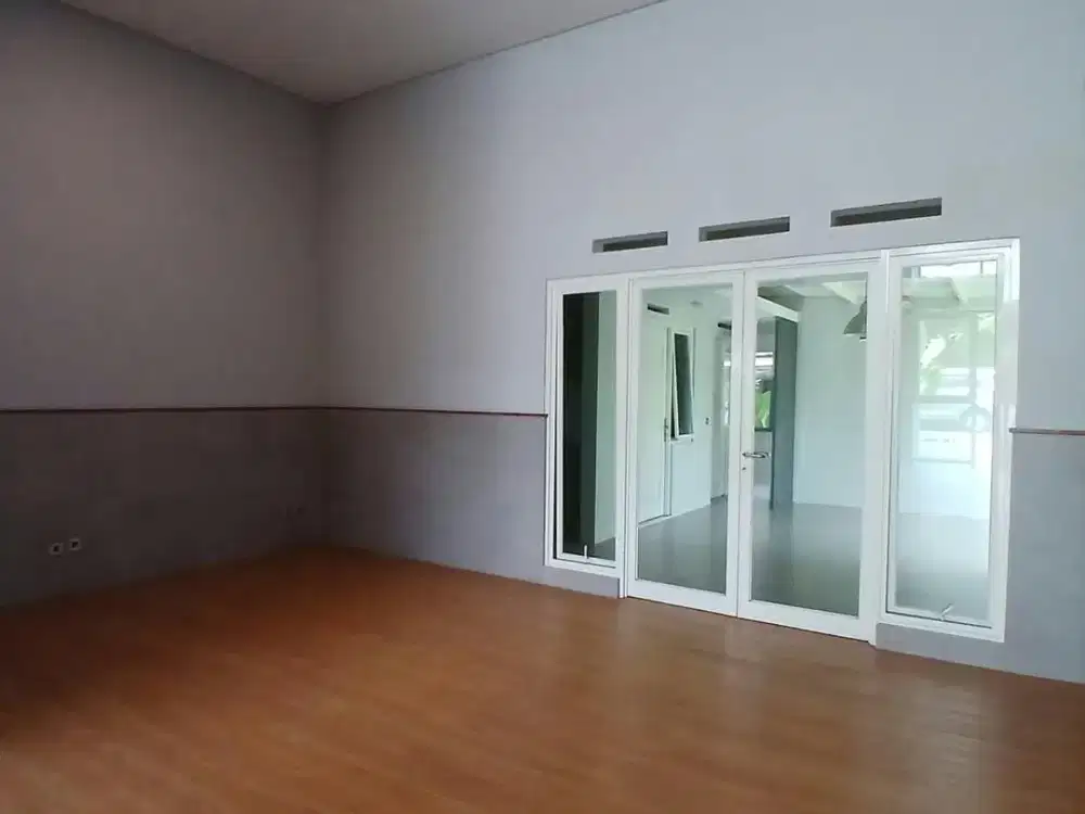 TERMURAH DIJUAL RUMAH NYAMAN SIAP HUNI SEMI FURNISHED LOKASI DI KOTA BARU PARAHYANGAN BANDUNG