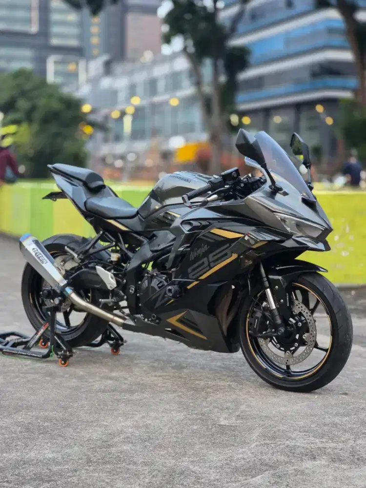 Kawasaki ZX25R ABS Plat T