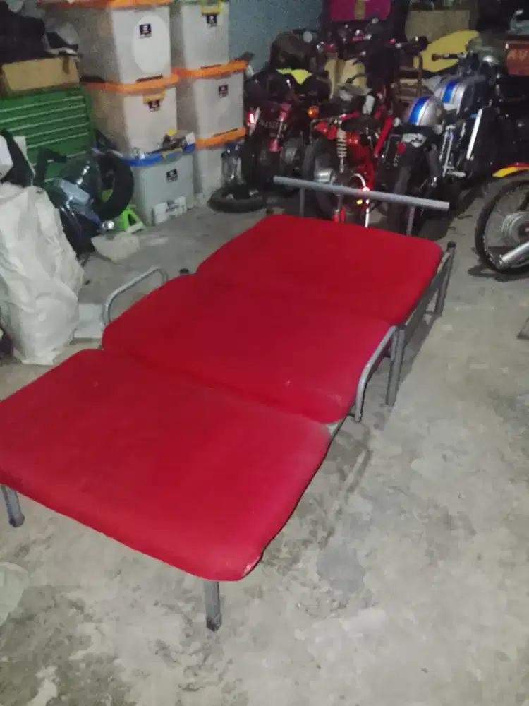 Tempat tidur serbaguna