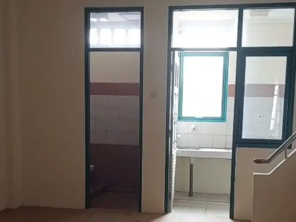 Ruko bagus di jalan Gajahmada