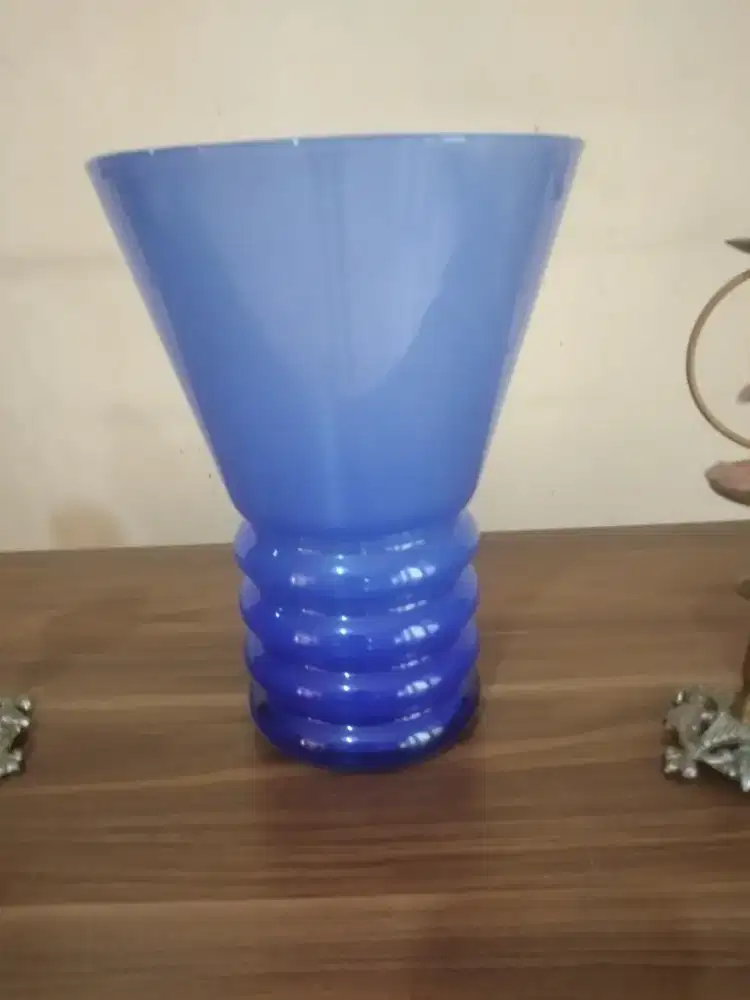 Dijual Vas bunga kaca warna biru