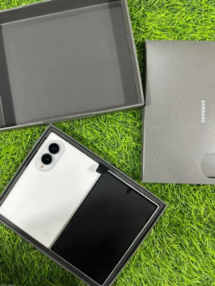 Samsung fold 8 12/512