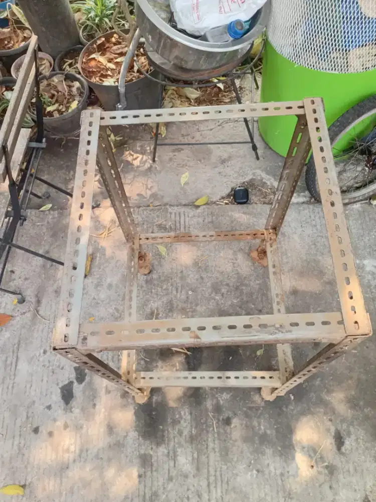 Rangka meja besi situs