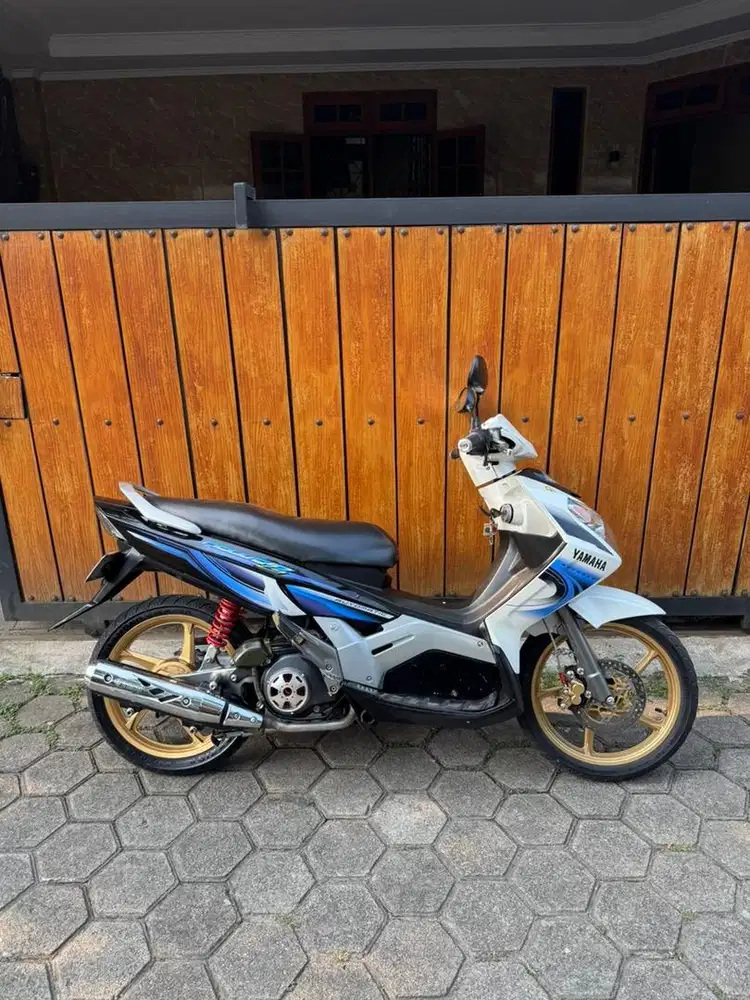 Yamaha Nouvo Z ais asli putih