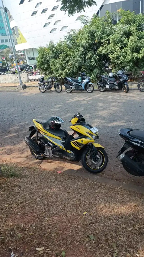 For Sale Yamaha Aerox 2018 old yellow!