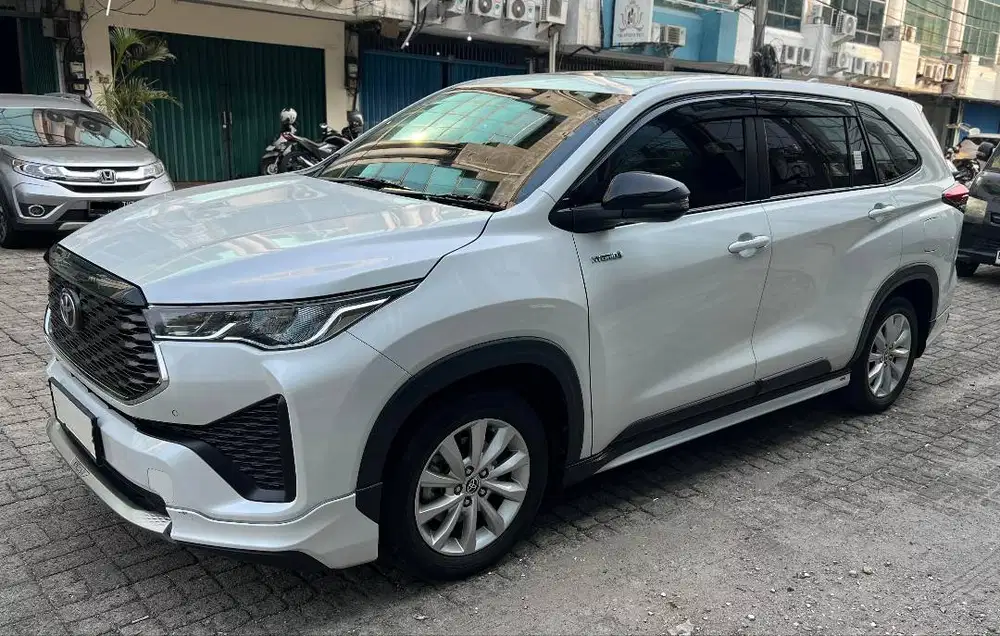 Toyota Kijang Innova V Hybrid Modellista AT