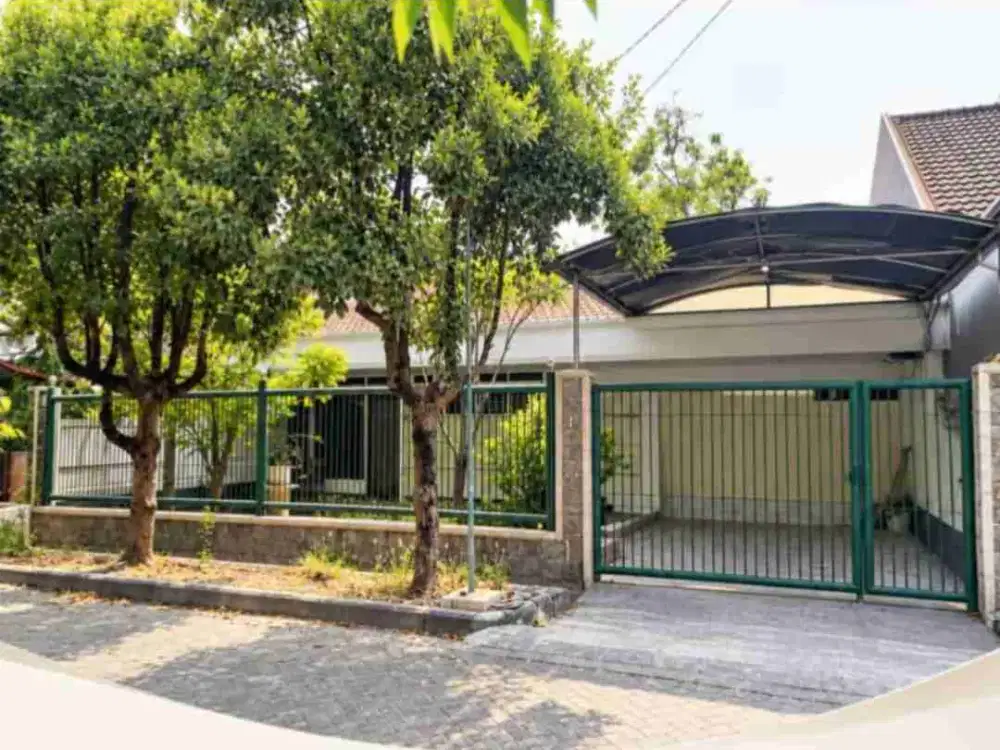 Rumah lokasi strategis Gayungsari Barat Surabaya Selatan