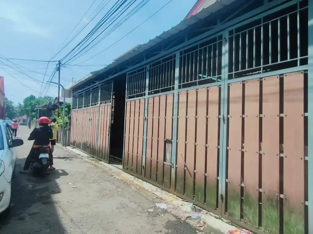 Dijual Murah, Rumah 9 Kamar Tidur Cocok Untuk Kantor atau Kos di Cijagra Buahbatu