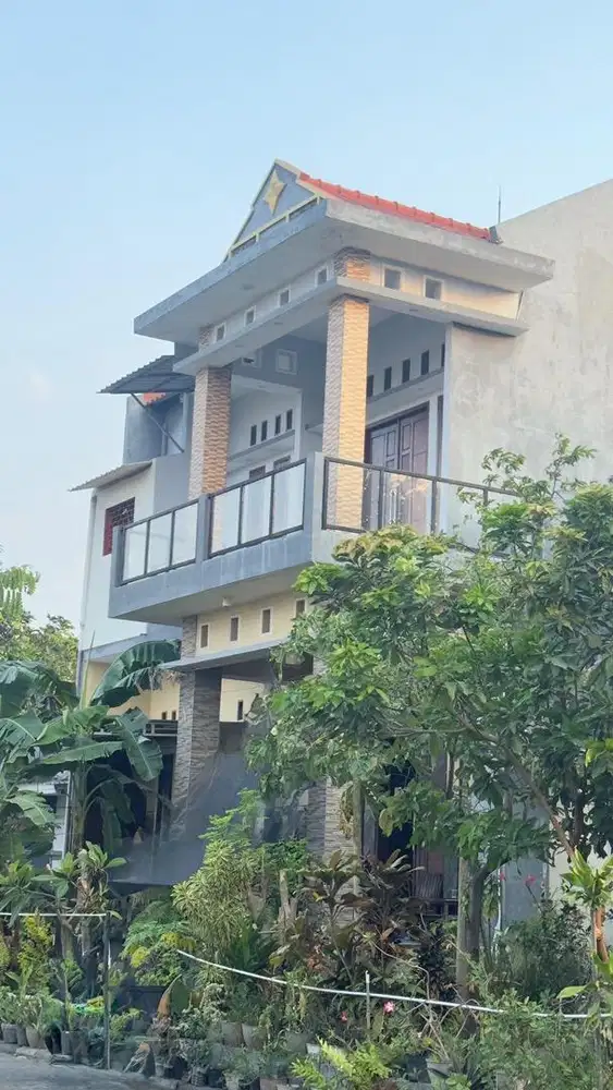 Rumah 2 lantai dijual nego
