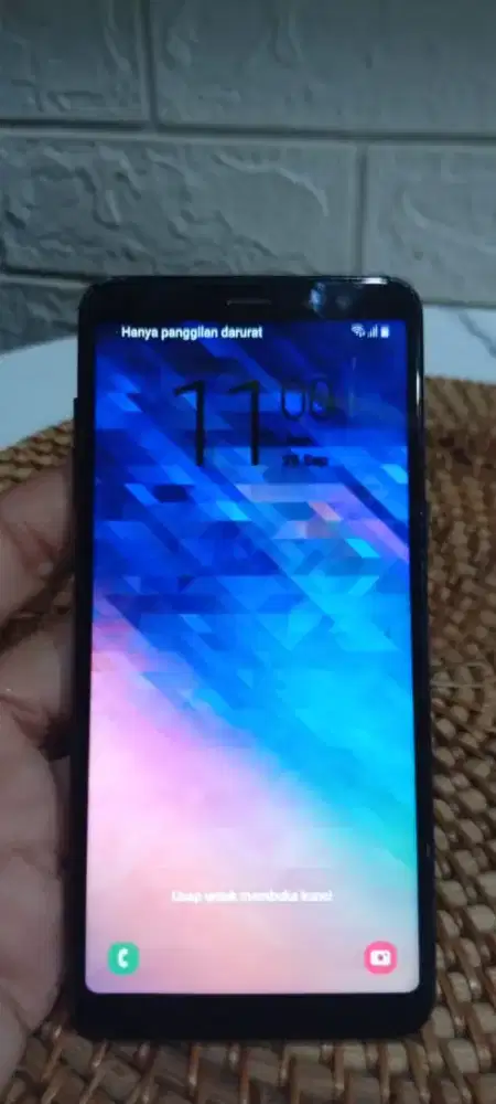 Samsung A8 4/32gb mulus batangan minus kamera db buram