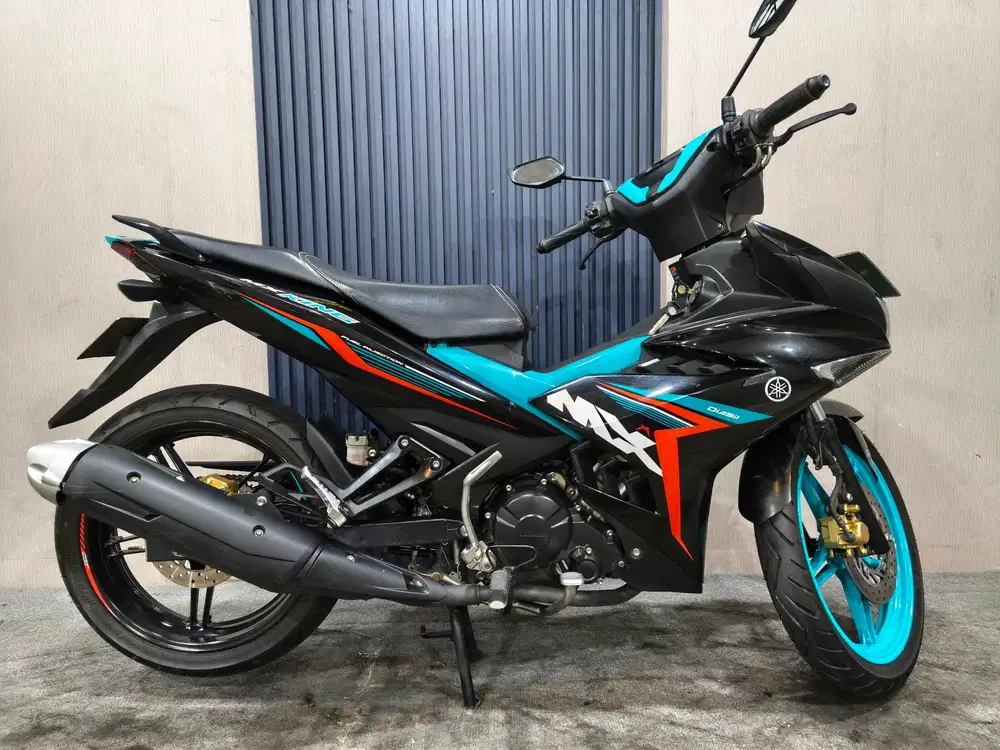 Jupiter MX KING 150 hitam 2023 istimewa mulus terawat siap pakai...
