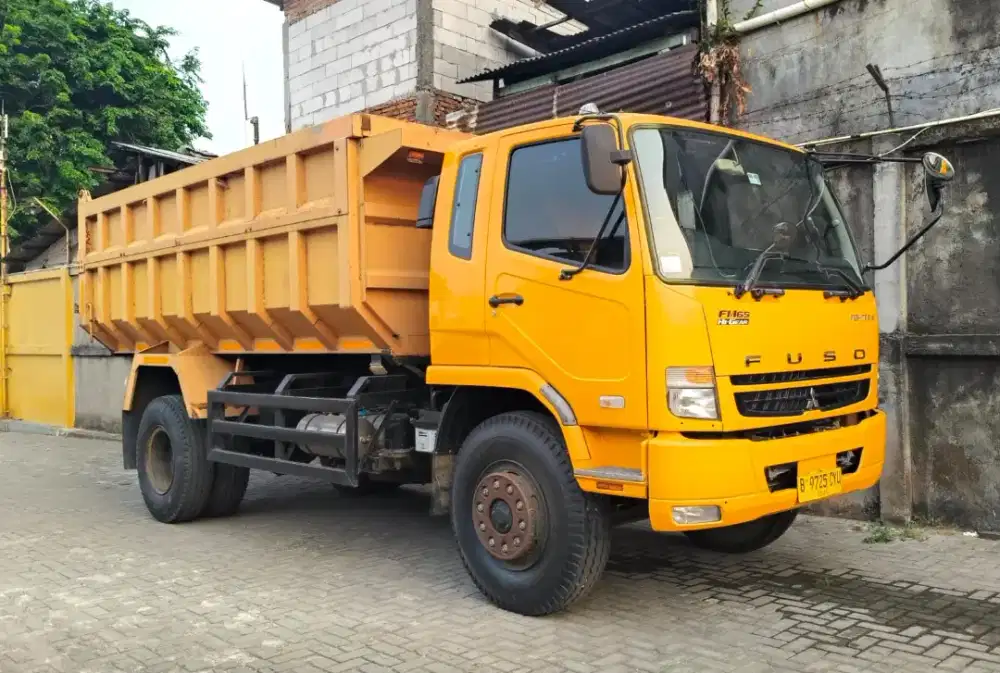 10rbKM MURAH Mitsubishi Fuso engkel 4x2 dump truck 2023 truk High Gear