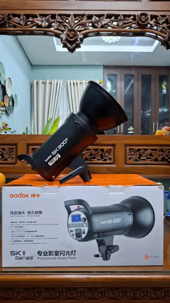 Dijual Lighting Godox SK300ii
Harga = 1 juta nego bensin
No minus