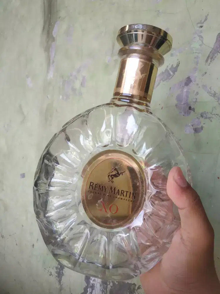 Botol kaca bekas champagne remmy martin
