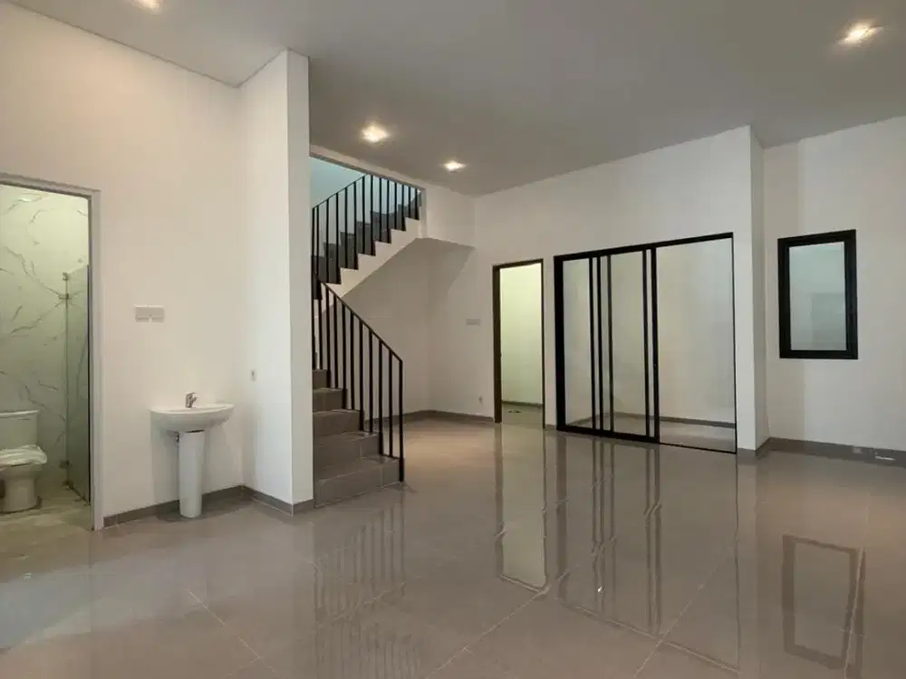 Rumah Brand New Unfurnish Hadap Selatan Legalitas SHM di Sutera Flamboyan