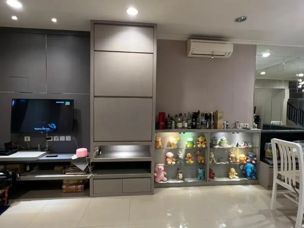 Dijual Rumah Di Thompson  Raya,  Gading Serpong Semi Furnished