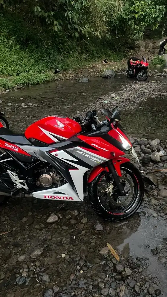 cbr 150r 2018 racing red