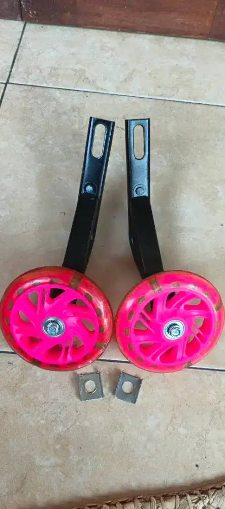 roda bantu sepeda anak 20 inch