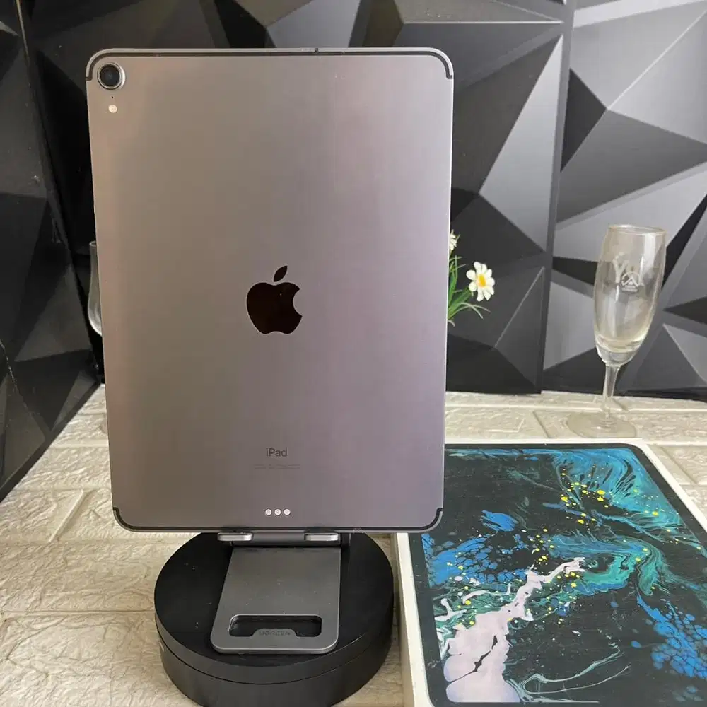ipad pro 2018 512gb wifi dan celluler sinyal permanen Bisa COD