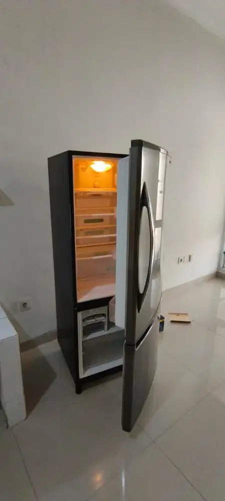 kulkas panasonic kapasitas besar dingin menggigil