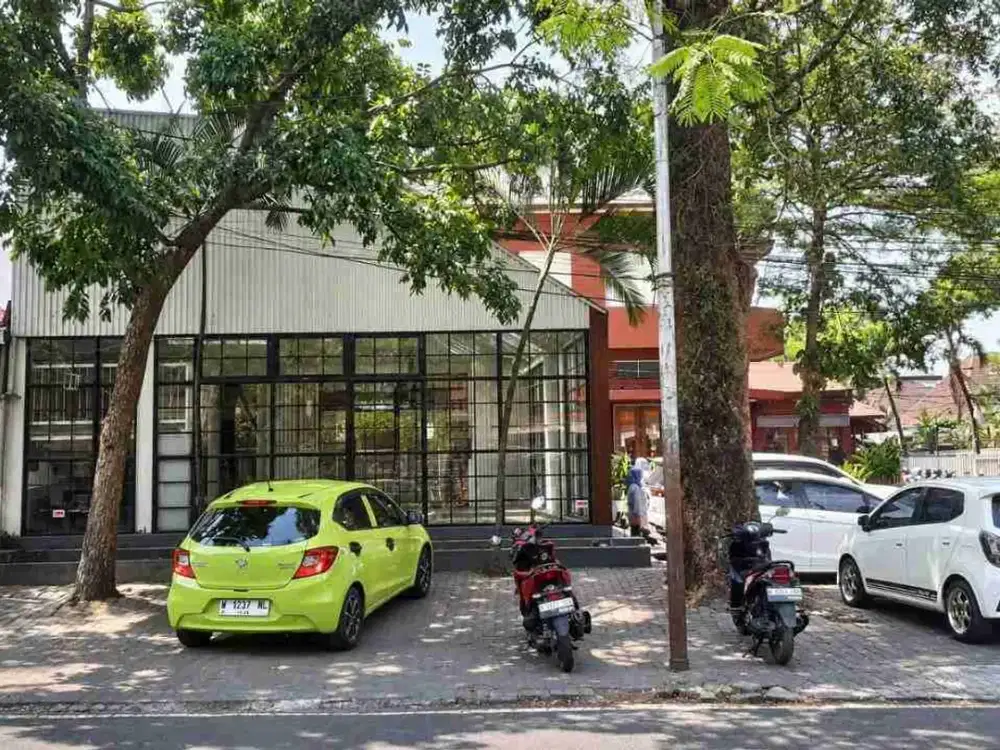 N2 Rumah Usaha Disewakan Harga Miring ! Poros Jalan Raya