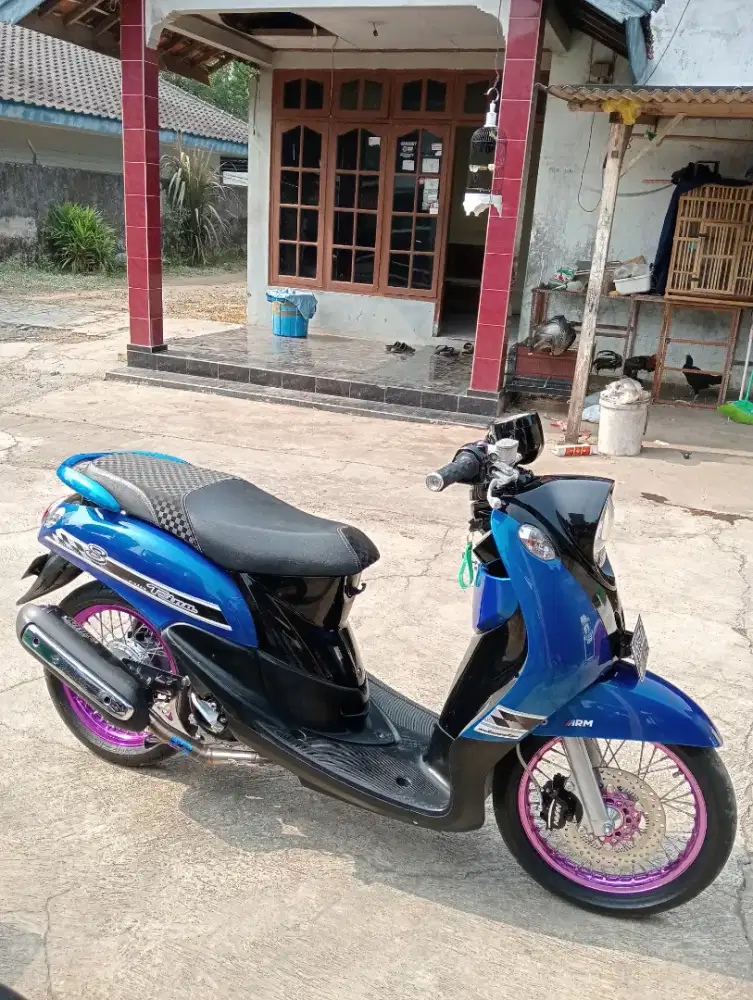 Yamaha Mio Fino proper