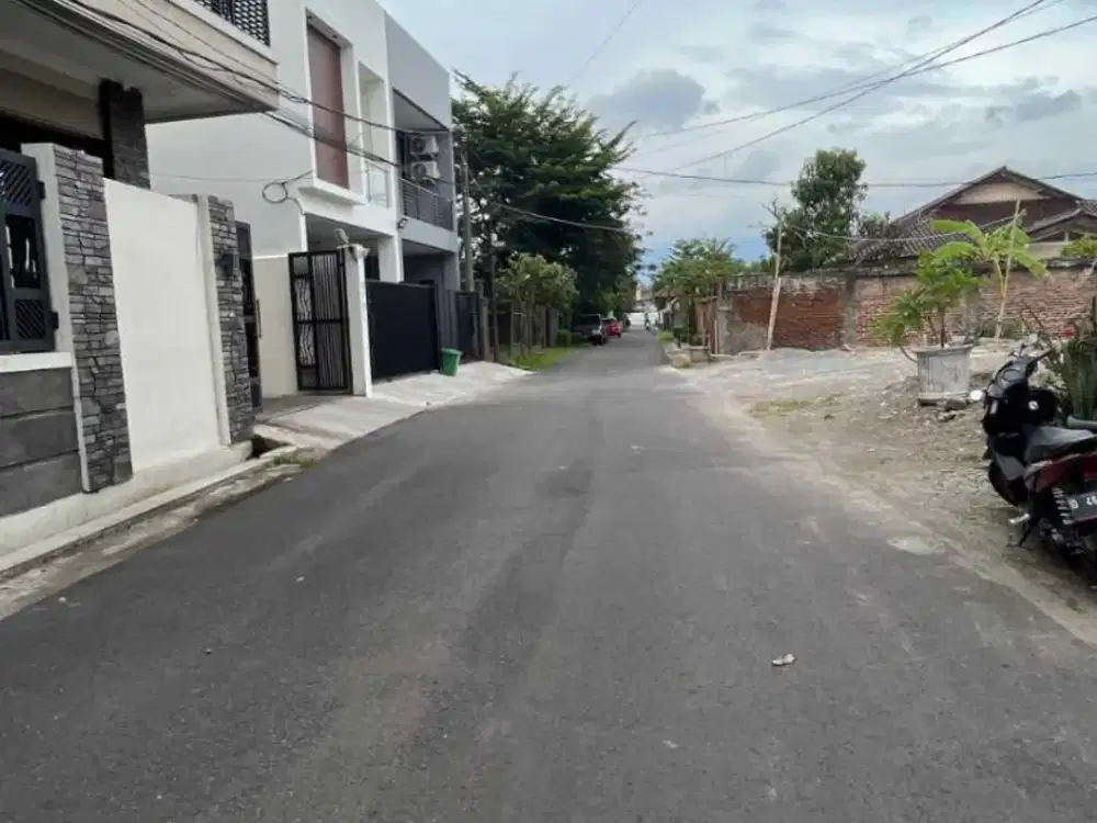 RUMAH BAGUS 2 LANTAI LINGKUNGAN NYAMAN SIAP HUNI DI ARCAMANIK ENDAH BANDUNG