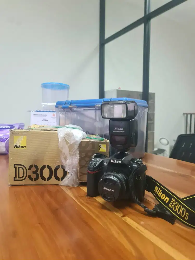 Nikon D300S Fullset + 50mm F1.8D + SB-800 | SC 10.153 | Box Lengkap